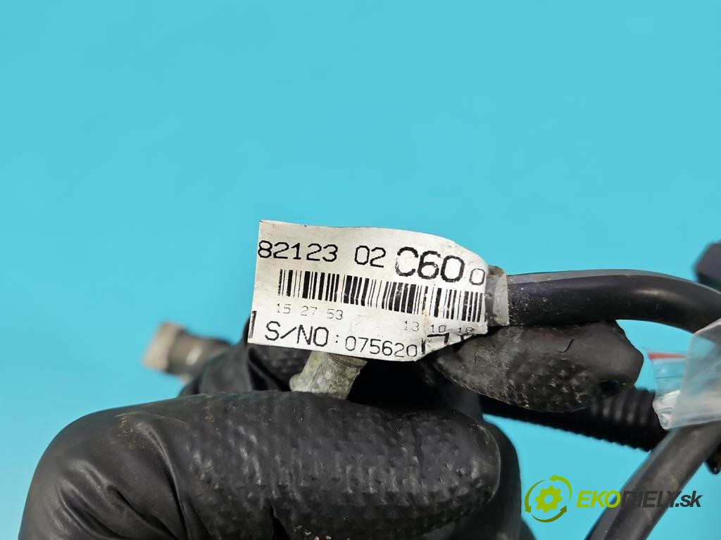 Toyota Auris II 2012-2018 1.6 16V 132  HP manual 97 kW 1598 cm3 5- kontakt mínus: 28850-21020