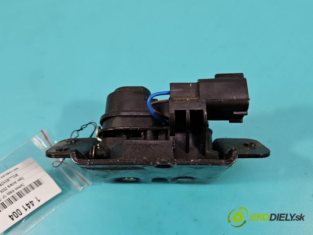 Opel Antara 2006-2015 2.2 cdti 184 hp automatic 135 kW 2231 cm3 5- zámek kufrových dveří zadní