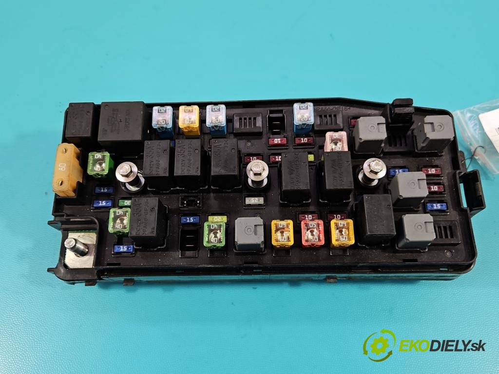 Opel Antara 2006-2015 2.2 cdti 184 hp automatic 135 kW 2231 cm3 5- skříňka pojistková 95471068 (Pojistkové skříňky)