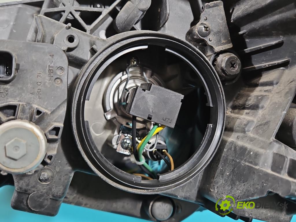 Kia Rio IV 2016-2023 1.4 crdi 90 HP manual 66 kW 1396 cm3 5- Reflektor: pravý (Svetlo predné pravé)