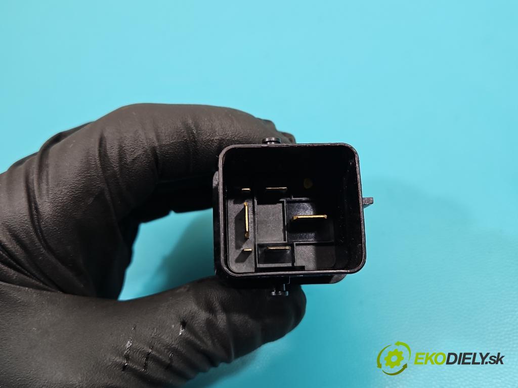 Kia Rio IV 2016-2023 1.4 crdi 90 HP manual 66 kW 1396 cm3 5- Relé: svíčky: zařicích: 36830-2A850 (Relé)