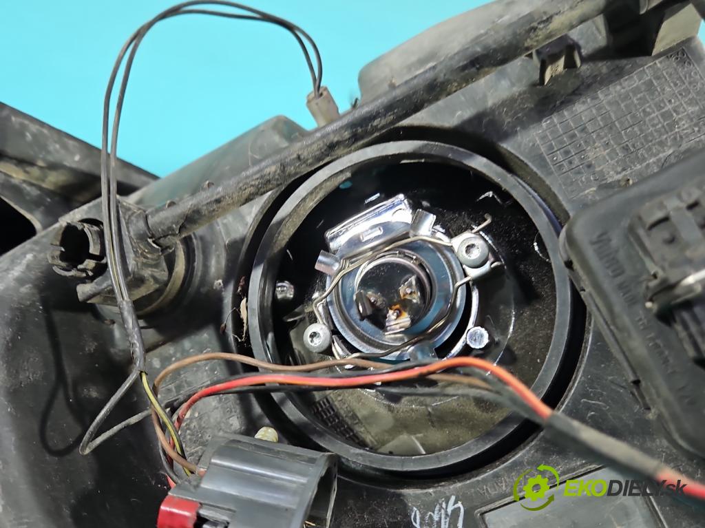 Dodge Caliber 1.8 16V 150 HP manual 110 kW 1798 cm3 5- Reflektor: pravý  (Svetlo predné pravé)