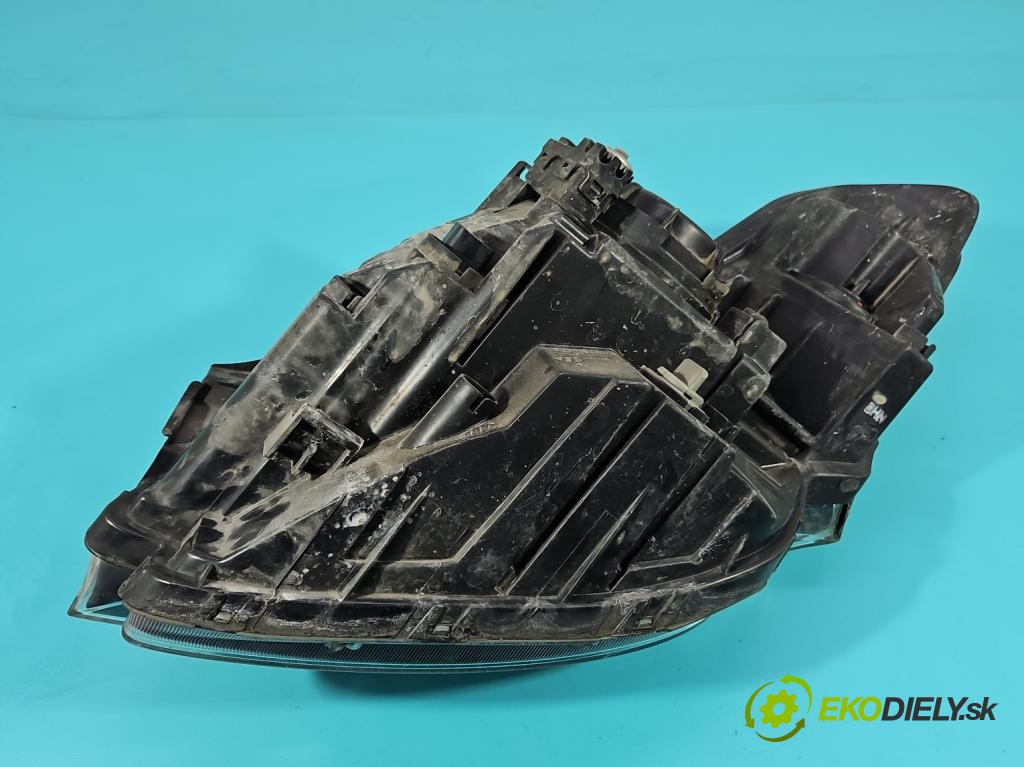 Kia Soul I 2008-2013 1.6 crdi 128 HP manual 94 kW 1582 cm3 5- Reflektor: pravý 92102-2KXXX (Svetlo predné pravé)