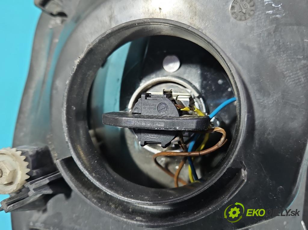 Renault Clio II 1998-2012 1,2.0 16V 75 HP manual 55 kW 1149 cm3 5- Reflektor: pravý  (Svetlo predné pravé)