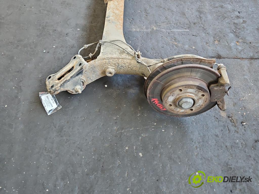 Peugeot 308 I 2007-2013 1.6 16V 120 hp manual 88 kW 1598 cm3 5- zadní výztuha  (Výztuhy zadní)