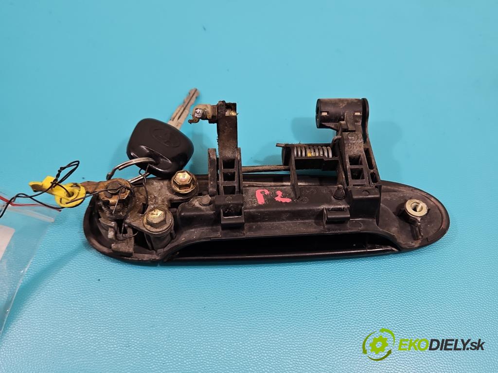 Toyota Yaris I 1999-2005 1.0 vvti 68 HP manual 50 kW 998 cm3 5- rukoväť predné ľavé mimo:  (Vonkajšie predné ľavé)