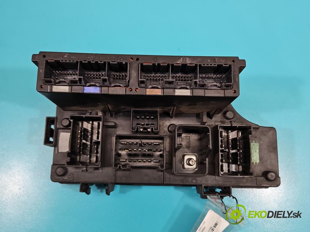 Dodge Caliber 1.8 16V 150 hp manual 110 kW 1798 cm3 5- skříňka pojistková P04692207AF (Pojistkové skříňky)