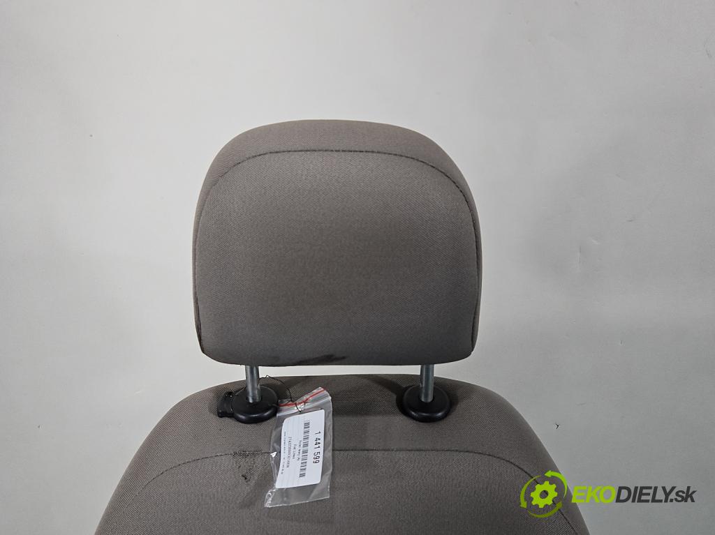 Fiat Linea 1.3 jtd 95 HP manual 70 kW 1251 cm3 4- Sedačka ľavý  (Sedačka, sedadlo)