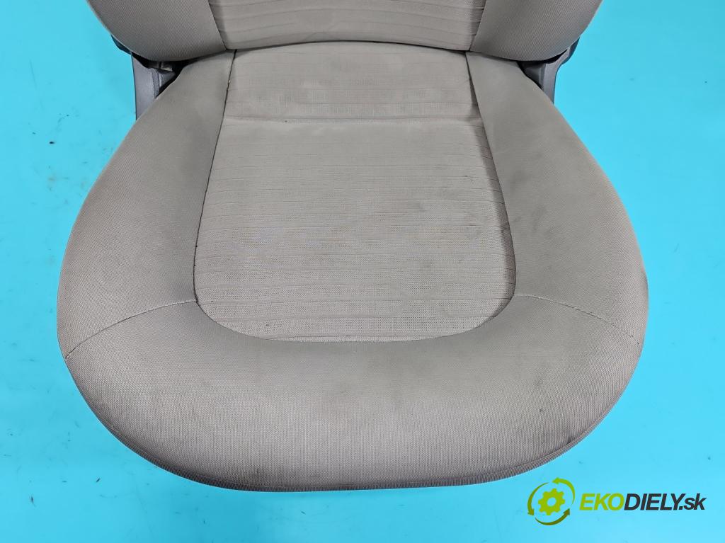 Fiat Linea 1.3 jtd 95 HP manual 70 kW 1251 cm3 4- Sedačka pravý  (Sedačka, sedadlo)