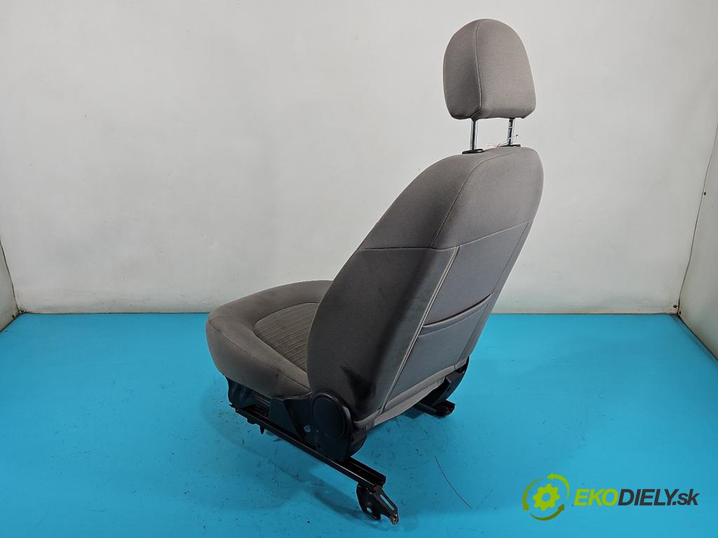 Fiat Linea 1.3 jtd 95 HP manual 70 kW 1251 cm3 4- Sedačka pravý  (Sedačka, sedadlo)