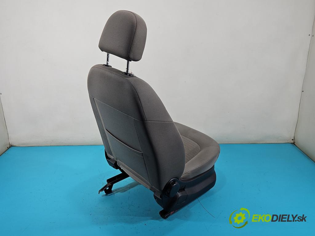 Fiat Linea 1.3 jtd 95 HP manual 70 kW 1251 cm3 4- Sedačka pravý  (Sedačka, sedadlo)