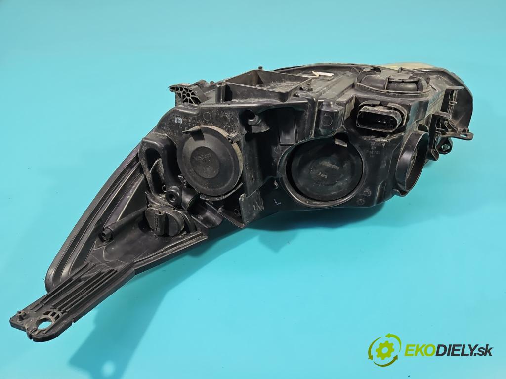 Ford Focus Mk3 2010-2018 1.0 ECOBOOST: 101 HP manual 74 kW 998 cm3 5- Reflektor: pravý BM51-13W029-AK (Svetlo predné pravé)