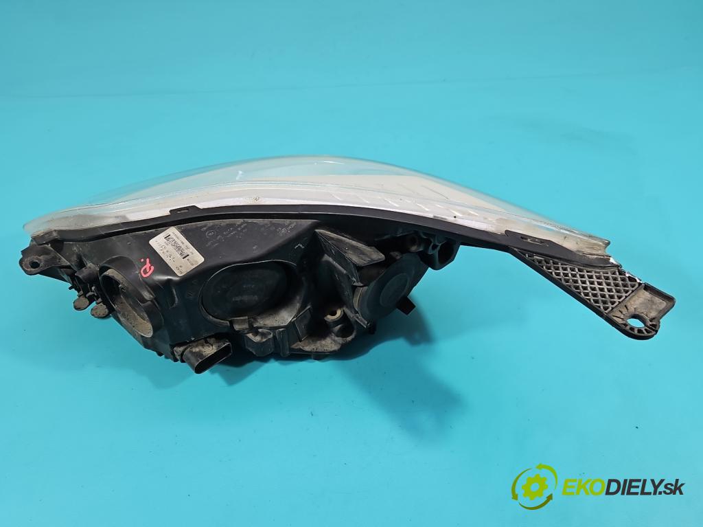Ford Focus Mk3 2010-2018 1.0 ECOBOOST: 101 HP manual 74 kW 998 cm3 5- Reflektor: pravý BM51-13W029-AK (Svetlo predné pravé)