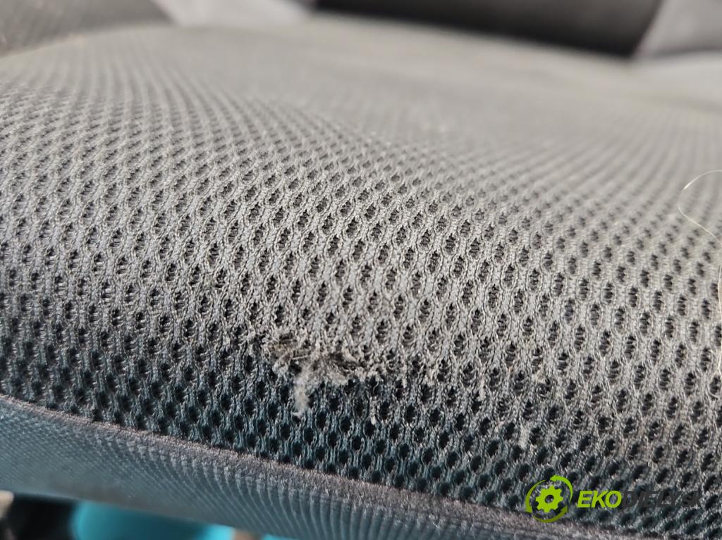 Ford Focus Mk3 2010-2018 1.0 ECOBOOST: 101 HP manual 74 kW 998 cm3 5- Sedačka ľavý  (Sedačka, sedadlo)