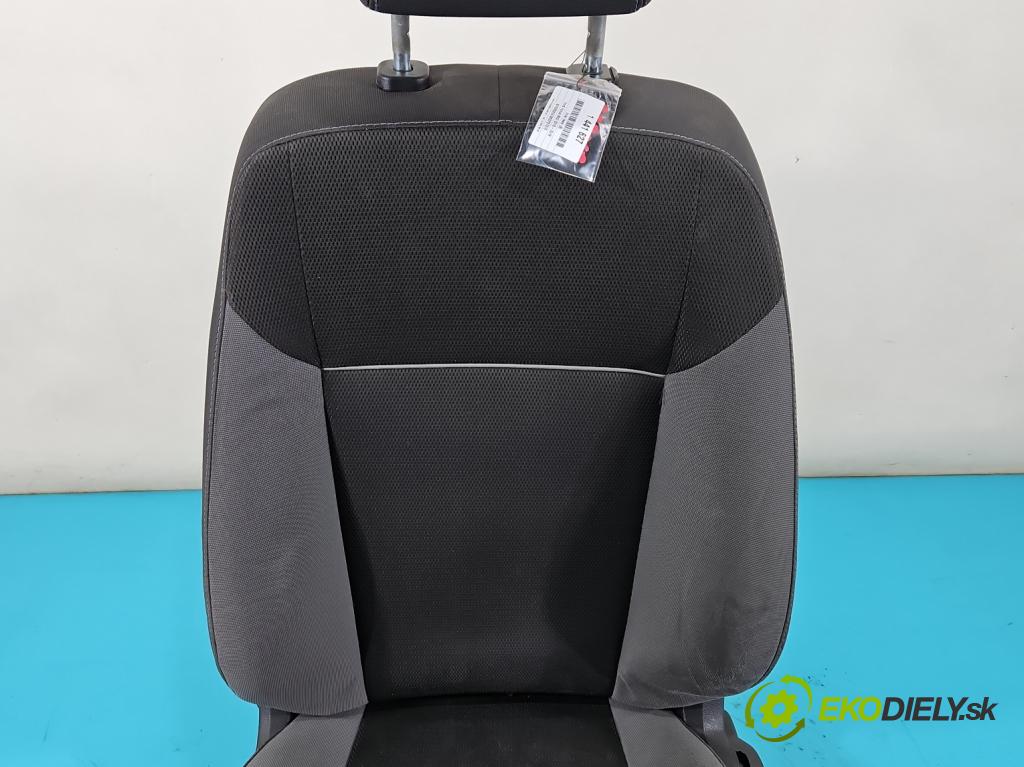 Ford Focus Mk3 2010-2018 1.0 ECOBOOST: 101 HP manual 74 kW 998 cm3 5- Sedačka ľavý  (Sedačka, sedadlo)