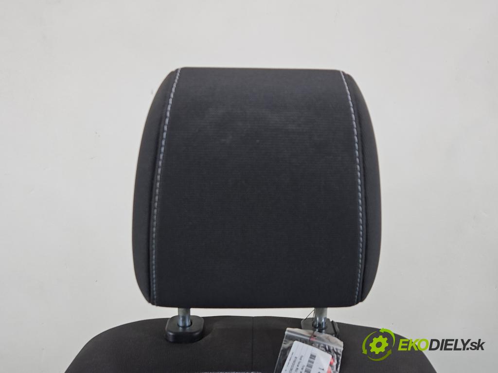 Ford Focus Mk3 2010-2018 1.0 ECOBOOST: 101 HP manual 74 kW 998 cm3 5- Sedačka ľavý  (Sedačka, sedadlo)