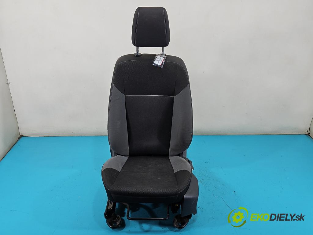 Ford Focus Mk3 2010-2018 1.0 ECOBOOST: 101 HP manual 74 kW 998 cm3 5- Sedačka ľavý  (Sedačka, sedadlo)