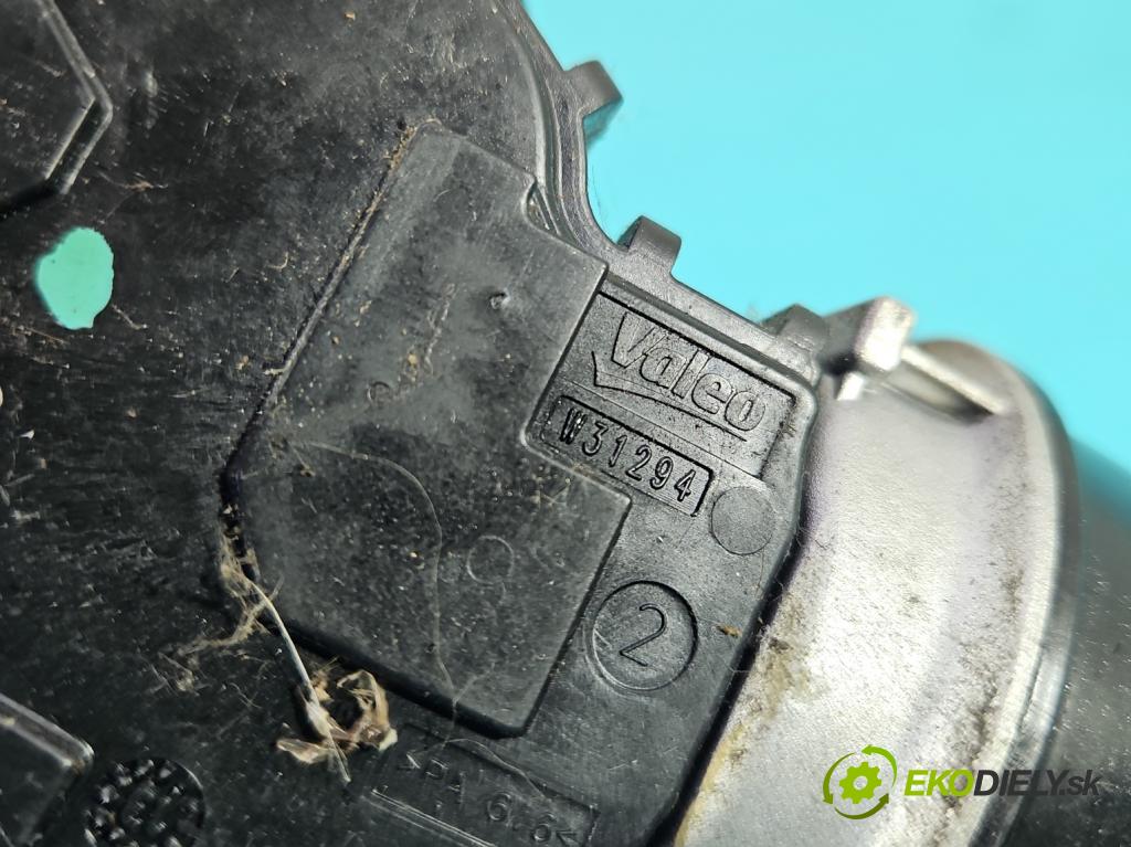 Dacia Sandero II 2012-2020 1.2 16V 75 HP manual 55 kW 1149 cm3 5- motor stieračov predné 288004410R