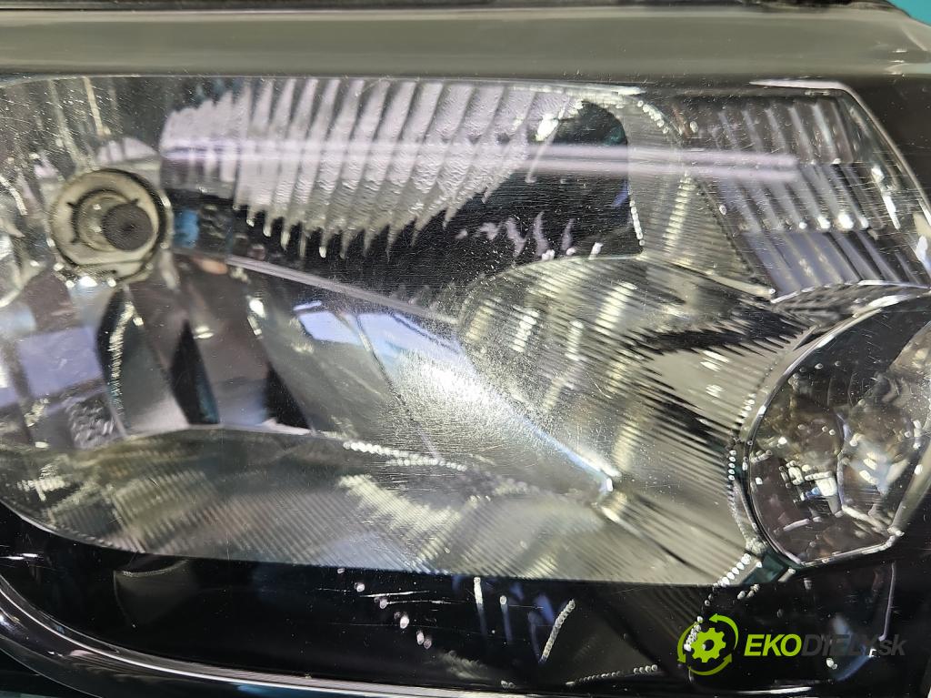 Dacia Sandero II 2012-2020 1,2.0 16V 75 HP manual 55 kW 1149 cm3 5- Reflektor: pravý 260105344R (Svetlo predné pravé)