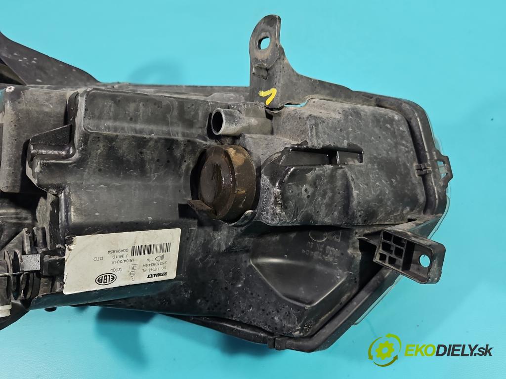 Dacia Sandero II 2012-2020 1,2.0 16V 75 HP manual 55 kW 1149 cm3 5- Reflektor: pravý 260105344R (Svetlo predné pravé)
