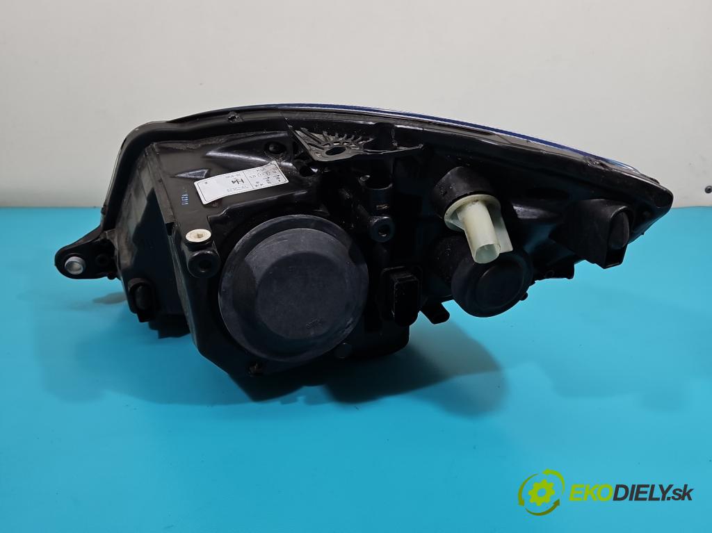Skoda Fabia II 2007-2014 1.2 6V 60 HP manual 44 kW 1198 cm3 5- Reflektor: pravý  (Svetlo predné pravé)