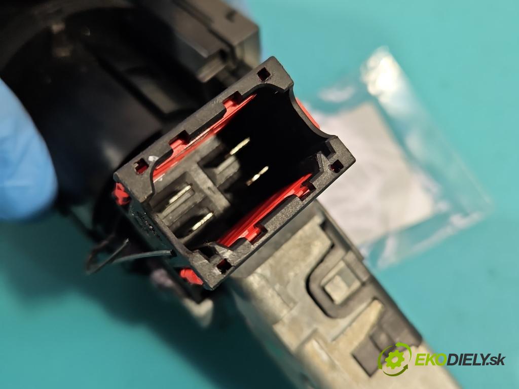 Dacia Sandero II 2012-2020 1.1 16V 75 HP manual 55 kW 1149 cm3 5- Spínačka 285916556R (Spínacia skrinka)