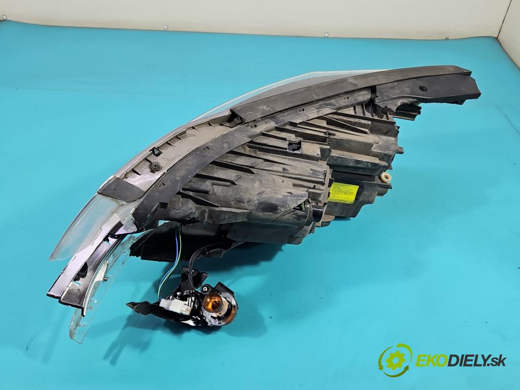 Kia Optima IV 2015-2020 1.7 crdi 141 HP automatic 104 kW 1685 cm3 5- Reflektor: pravý  (Svetlo predné pravé)