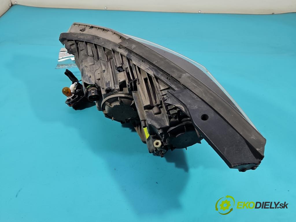 Kia Optima IV 2015-2020 1.7 crdi 141 HP automatic 104 kW 1685 cm3 5- Reflektor: pravý  (Svetlo predné pravé)