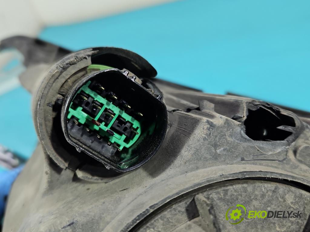 Kia Optima IV 2015-2020 1.7 crdi 141 HP automatic 104 kW 1685 cm3 5- Reflektor: pravý  (Svetlo predné pravé)