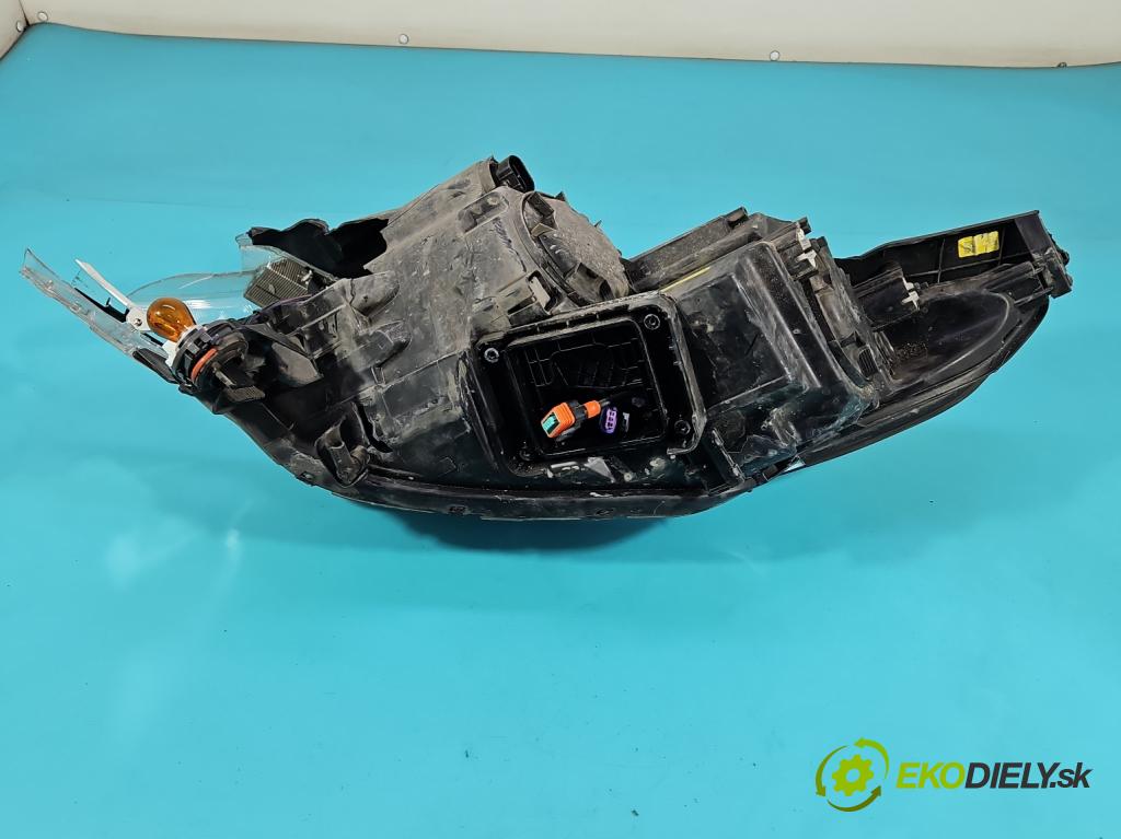 Kia Optima IV 2015-2020 1.7 crdi 141 HP automatic 104 kW 1685 cm3 5- Reflektor: pravý  (Svetlo predné pravé)