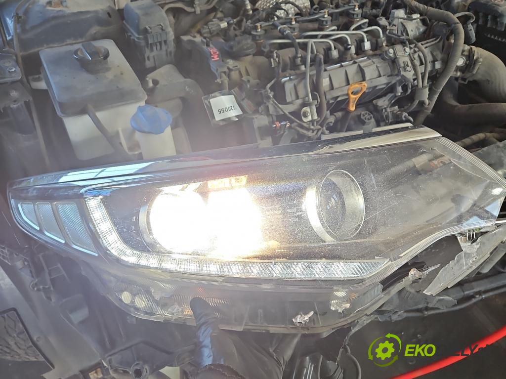 Kia Optima IV 2015-2020 1.7 crdi 141 HP automatic 104 kW 1685 cm3 5- Reflektor: pravý  (Svetlo predné pravé)
