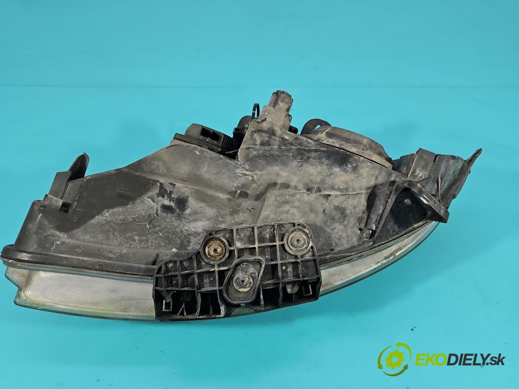 Fiat Linea 1.3 jtd 95 HP manual 70 kW 1251 cm3 4- Reflektor: pravý  (Svetlo predné pravé)