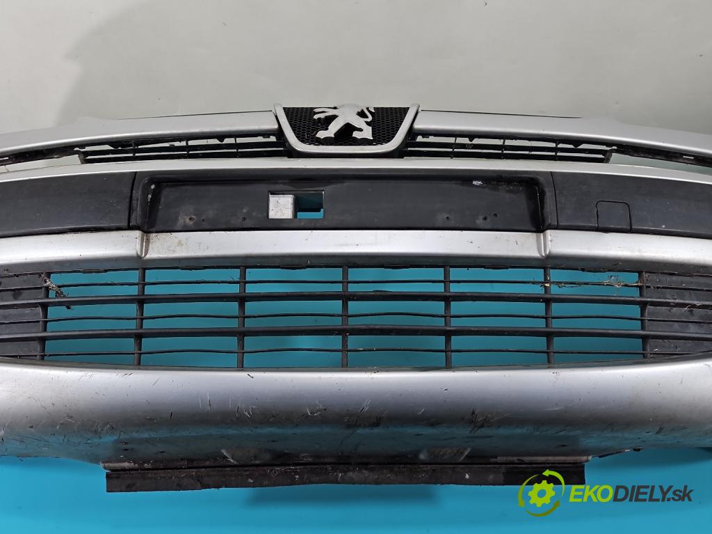 Peugeot 807 2002-2014 2.0 hdi 107 HP manual 79 kW 1997 cm3 5- nárazník přední  (Ostatné)