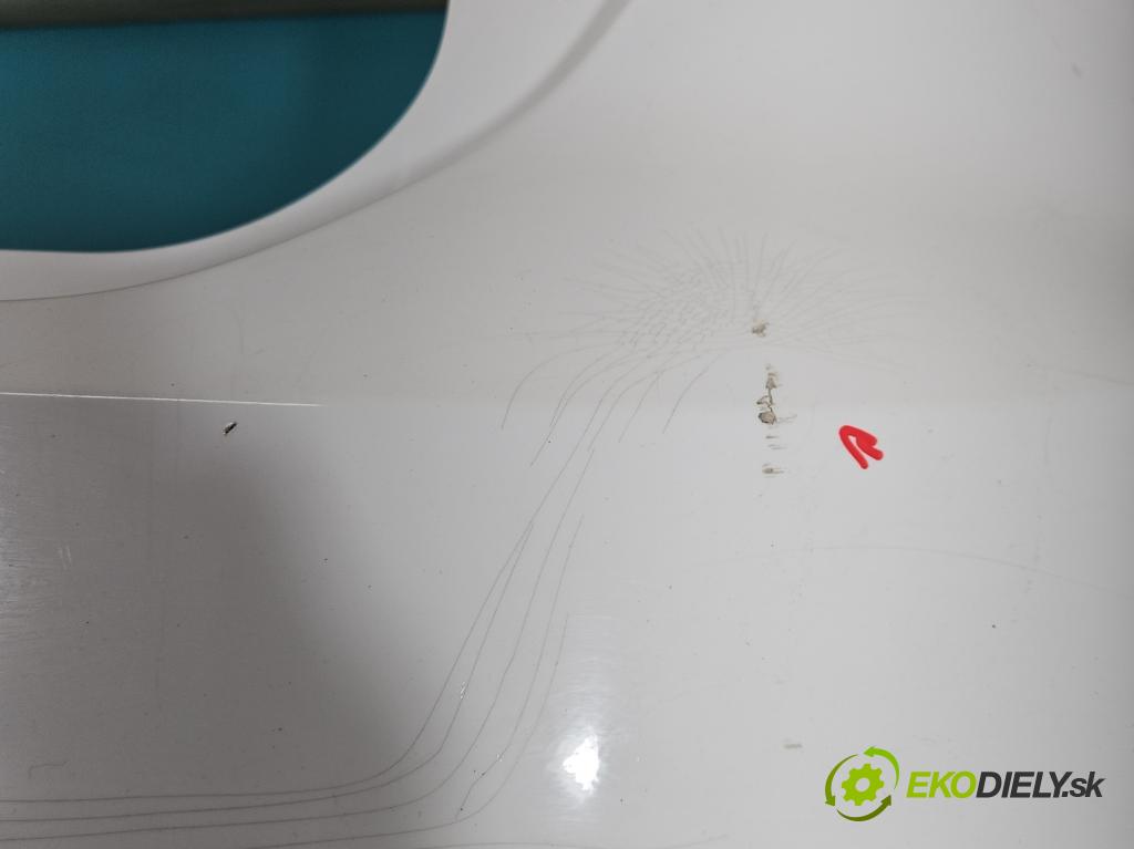 Ford Focus Mk3 2010-2018 1.0 ECOBOOST: 101 HP manual 74 kW 998 cm3 5- nárazník zadné  (Kľučka dverí ostatné)