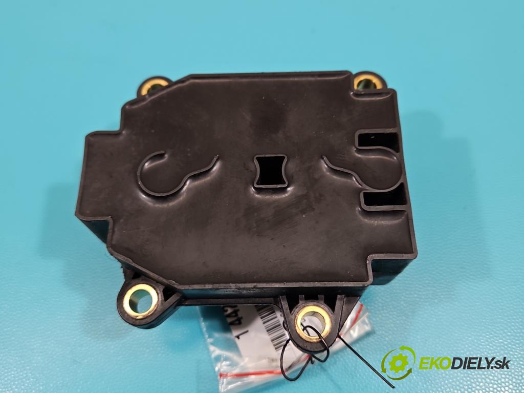 Dacia Sandero II 2012-2020 1,2.0 16V 75 HP manual 55 kW 1149 cm3 5- cievka zapaľovacia H8200734204 (Zapaľovacia cievka)