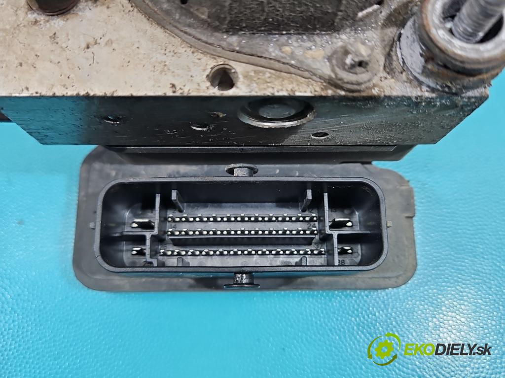 Dacia Sandero II 2012-2020 1.1 16V 75 HP manual 55 kW 1149 cm3 5- čerpadlo abs 476608644R (Pumpa ABS)