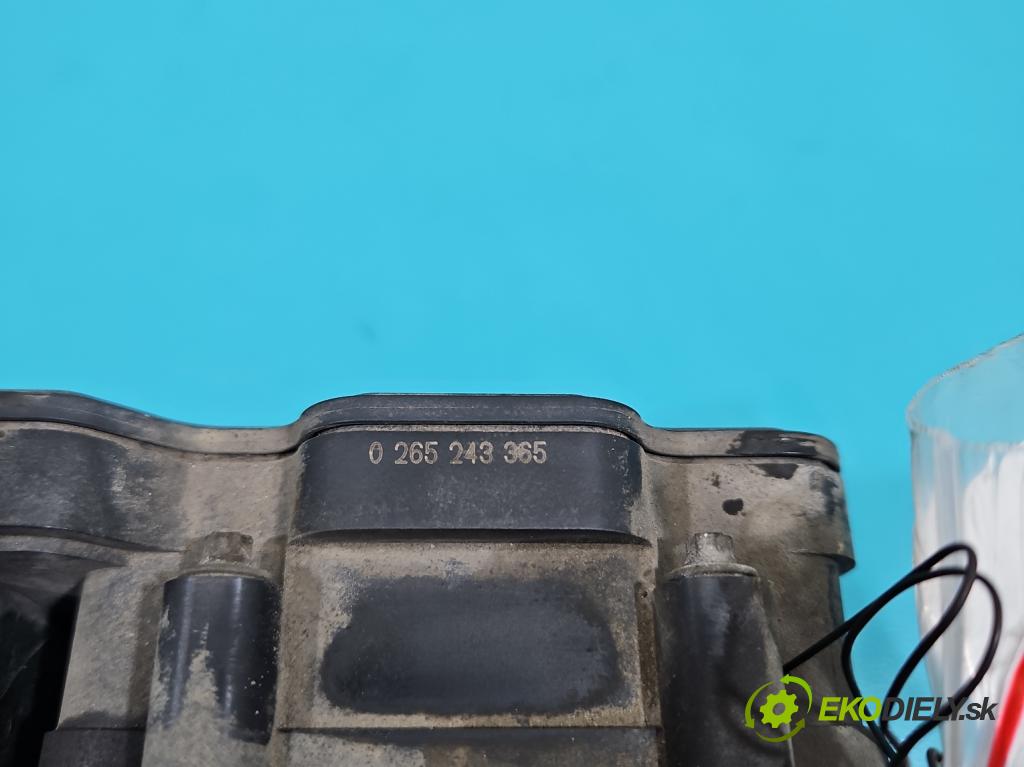 Dacia Sandero II 2012-2020 1.1 16V 75 HP manual 55 kW 1149 cm3 5- čerpadlo abs 476608644R (Pumpa ABS)