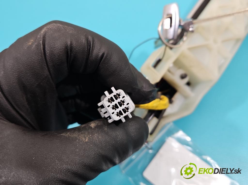 Kia Optima IV 2015-2020 1.7 crdi 141 HP automatic 104 kW 1685 cm3 5- rukoväť predné ľavé mimo:  (Vonkajšie predné ľavé)