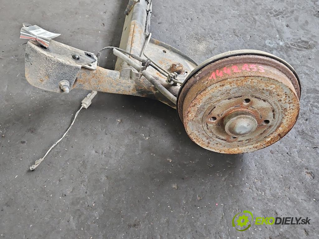 Dacia Sandero II 2012-2020 1,2.0 16V 75 hp manual 55 kW 1149 cm3 5- zadní výztuha  (Výztuhy zadní)