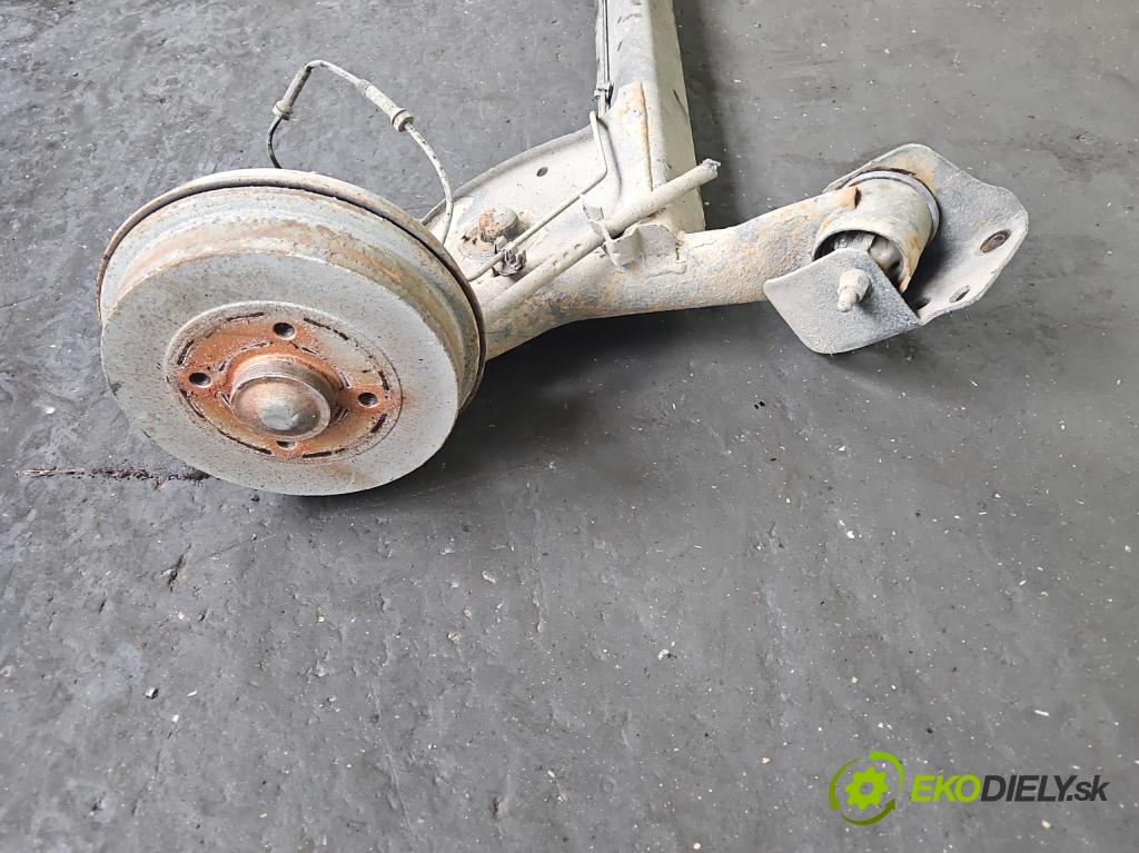 Dacia Sandero II 2012-2020 1,2.0 16V 75 hp manual 55 kW 1149 cm3 5- zadní výztuha  (Výztuhy zadní)