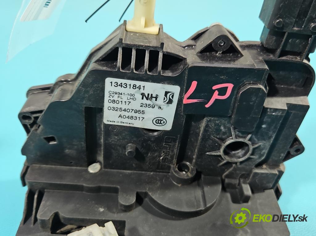 Opel Corsa E 2014-2019 1.4 16V 90 hp manual 66 kW 1398 cm3 5- zámek přední levý 13431841