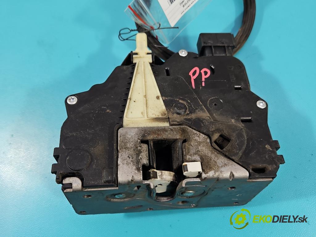 Opel Corsa E 2014-2019 1.4 16V 90 hp manual 66 kW 1398 cm3 5- zámek přední pravý 13431840