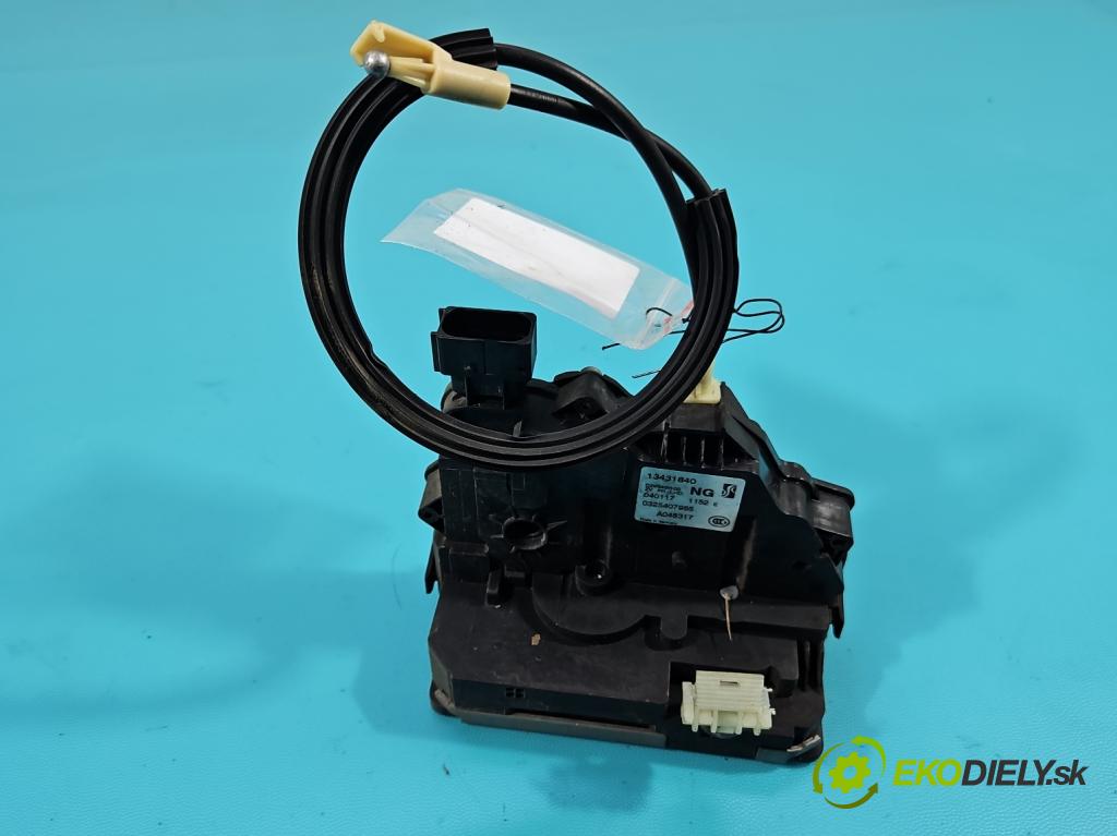 Opel Corsa E 2014-2019 1.4 16V 90 hp manual 66 kW 1398 cm3 5- zámek přední pravý 13431840