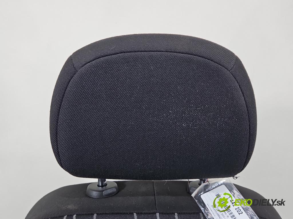 Opel Corsa D 2006-2014 1.2 16V 80 HP manual 59 kW 1229 cm3 5- Sedačka pravý  (Sedačka, sedadlo)