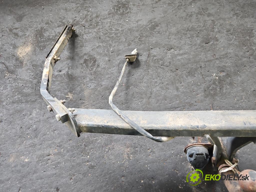 Ford Focus Mk2 2004-2011 1.6 tdci 90 HP manual 66 kW 1560 cm3 5- Hák: vlečení:  (Ťažné zariadenie)