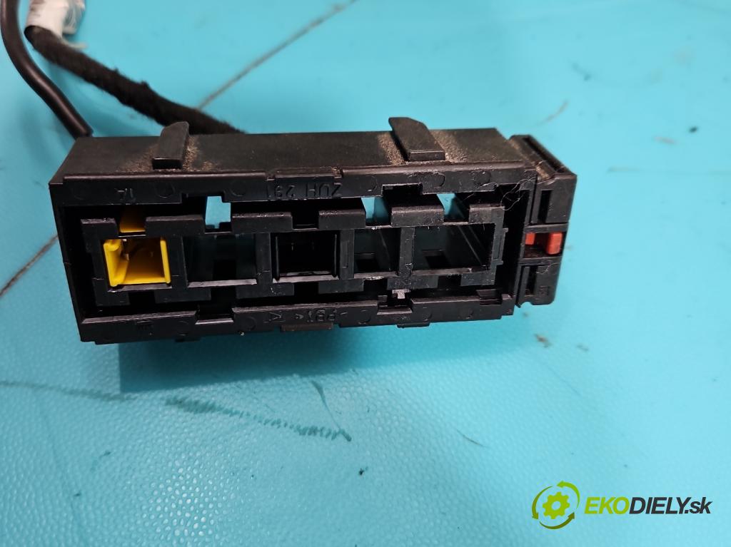 Opel Corsa D 2006-2014 1.2 16V 80 HP manual 59 kW 1229 cm3 5- Sedačka ľavý  (Sedačka, sedadlo)