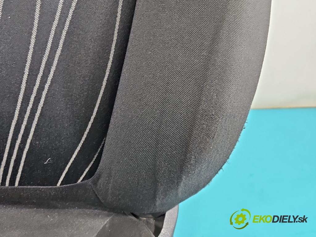 Opel Corsa D 2006-2014 1.2 16V 80 HP manual 59 kW 1229 cm3 5- Sedačka ľavý  (Sedačka, sedadlo)