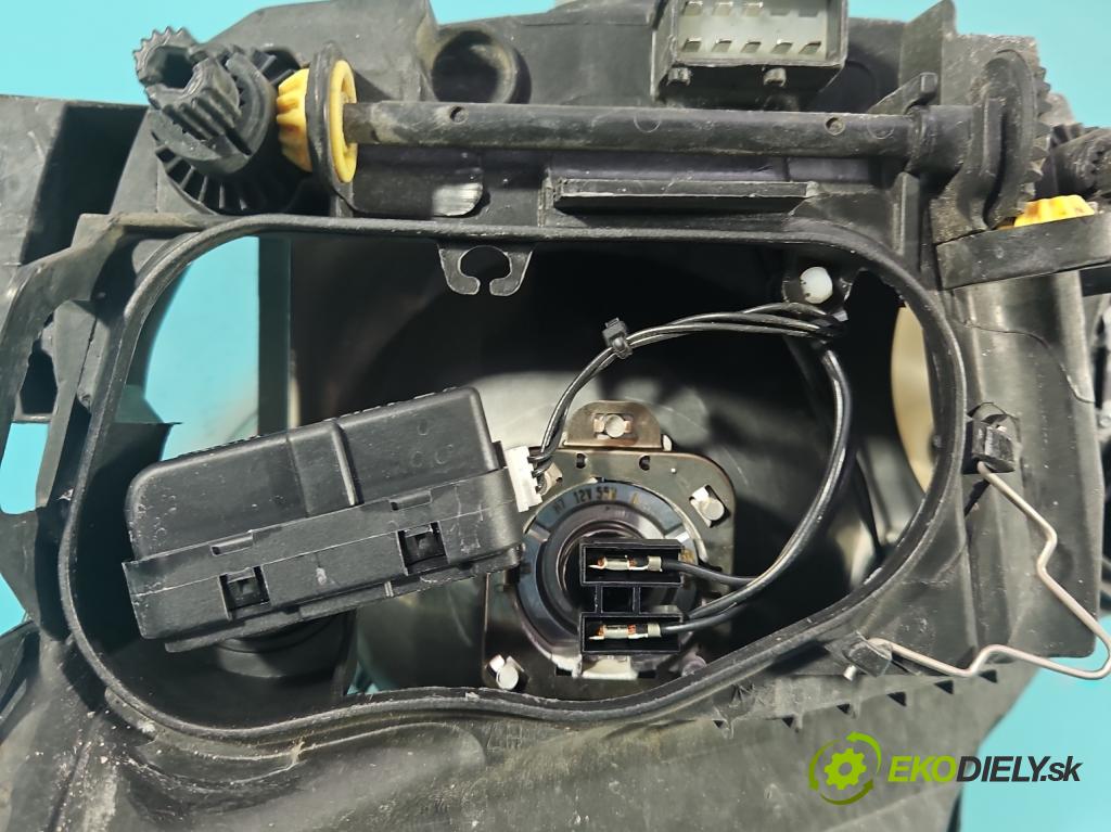 Opel Corsa D 2006-2014 1.2 16V 80 HP manual 59 kW 1229 cm3 5- Reflektor: pravý 13186382 (Svetlo predné pravé)