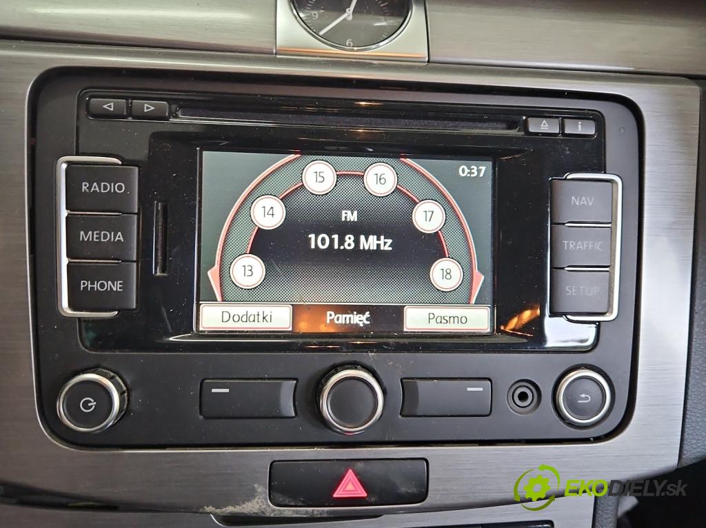 Vw Passat B7 2010-2014 2.0 tdi CFF 140 HP manual 103 kW 1968 cm3 5- Radio originál 3C8035279