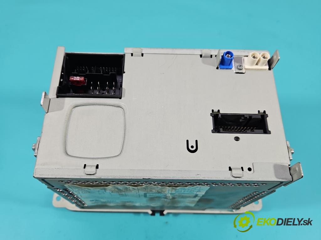 Vw Passat B7 2010-2014 2.0 tdi CFF 140 HP manual 103 kW 1968 cm3 5- Radio originál 3C8035279